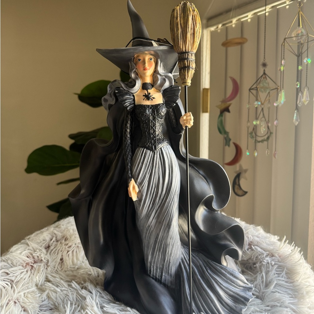❤️SOLD❤️ Halloween Magical Grey Hair Goth Witch with Broom Stick Figurine